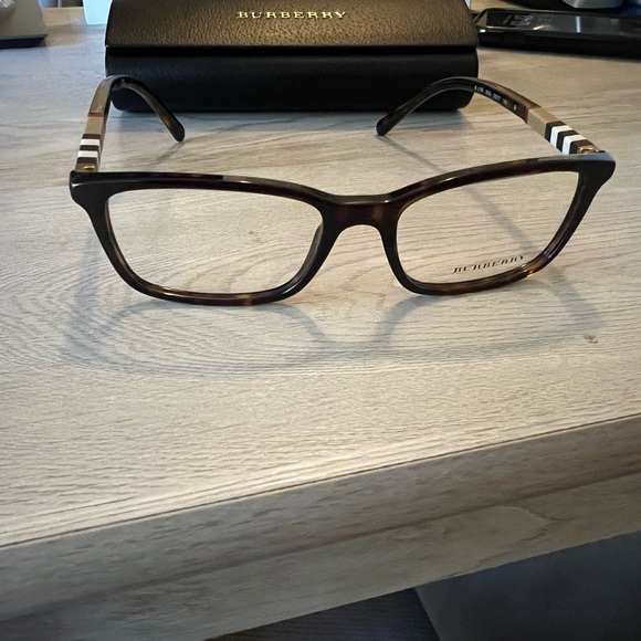 New, never worn authentic Burberry glasses. - Picture 8 of 8